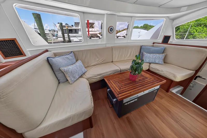 Cocoa Bella Yacht Photos Pics 