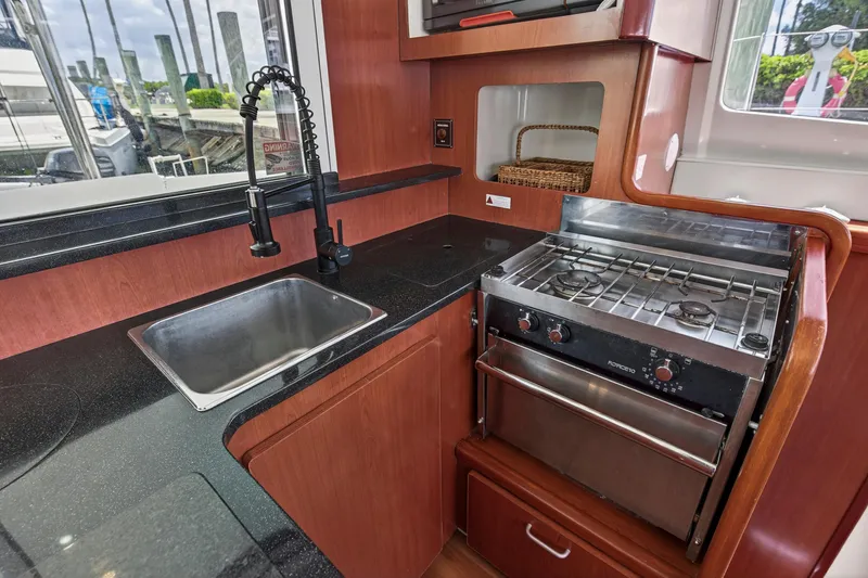 Cocoa Bella Yacht Photos Pics 