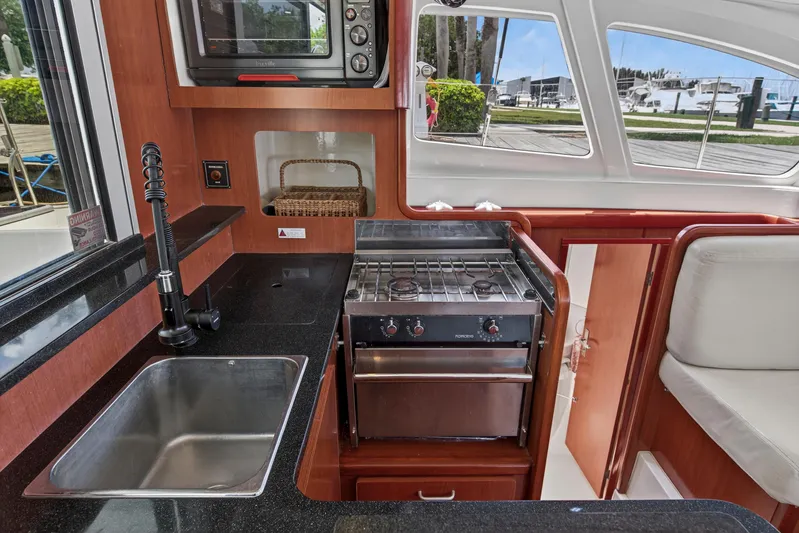 Cocoa Bella Yacht Photos Pics 