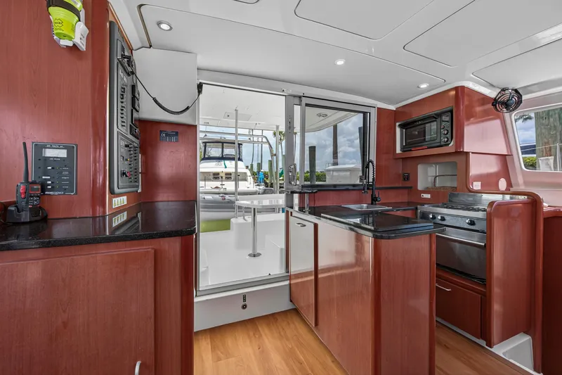 Cocoa Bella Yacht Photos Pics 