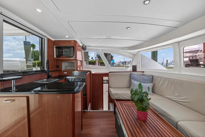 Cocoa Bella Yacht Photos Pics 