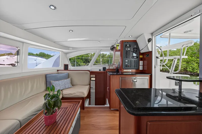 Cocoa Bella Yacht Photos Pics 