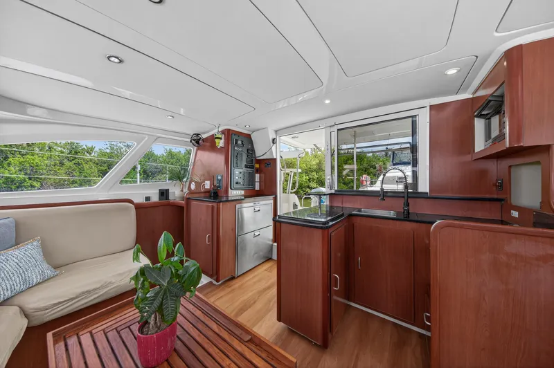 Cocoa Bella Yacht Photos Pics 