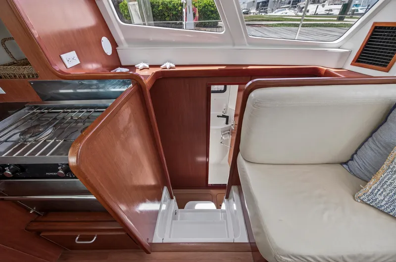 Cocoa Bella Yacht Photos Pics 