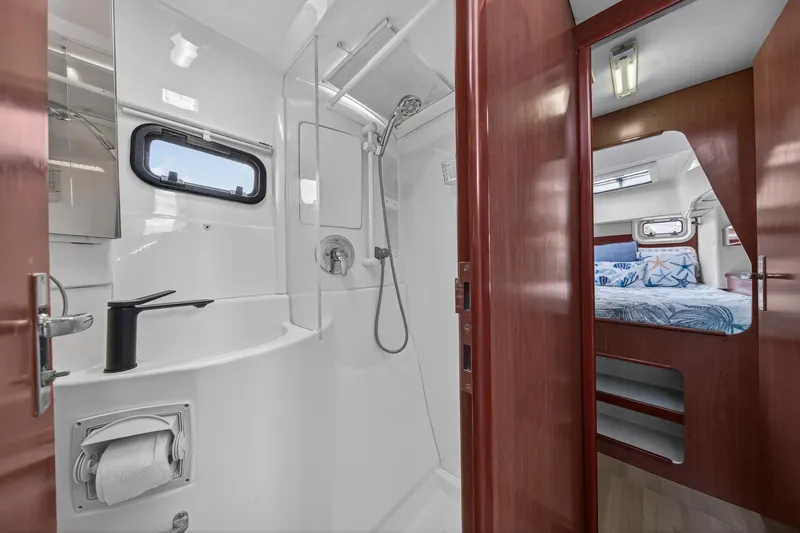 Cocoa Bella Yacht Photos Pics 