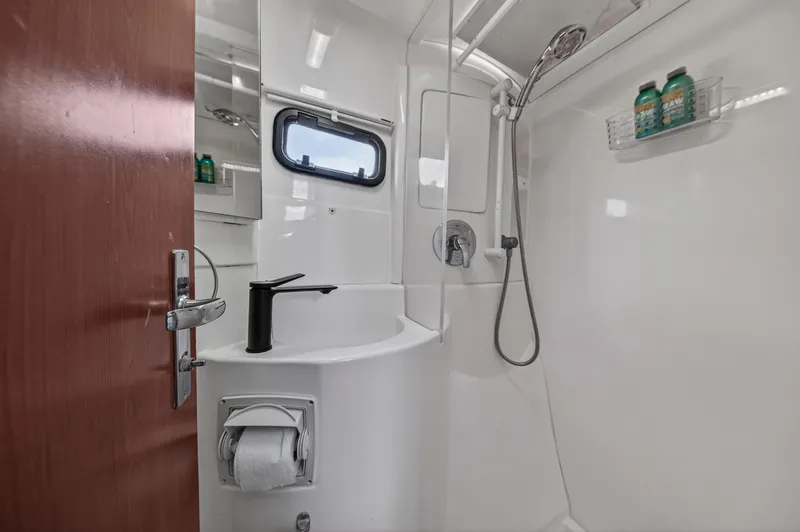 Cocoa Bella Yacht Photos Pics 