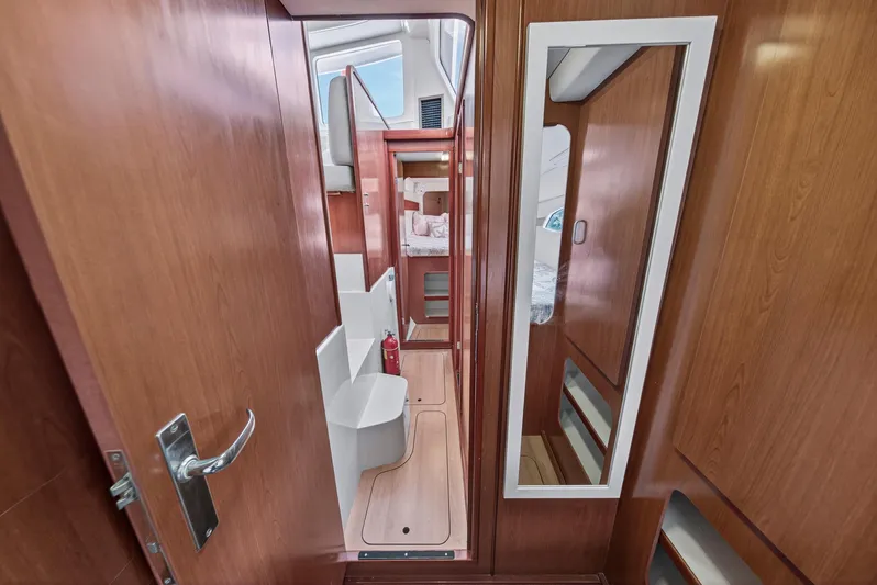 Cocoa Bella Yacht Photos Pics 