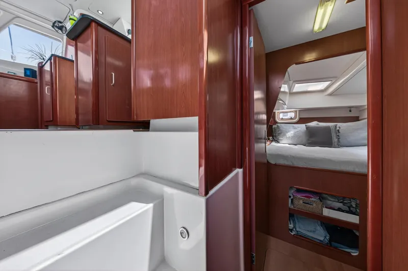 Cocoa Bella Yacht Photos Pics 