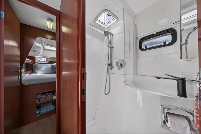 Cocoa Bella Yacht Photos Pics 