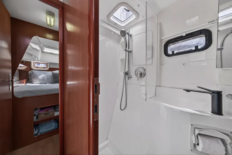 Cocoa Bella Yacht Photos Pics 