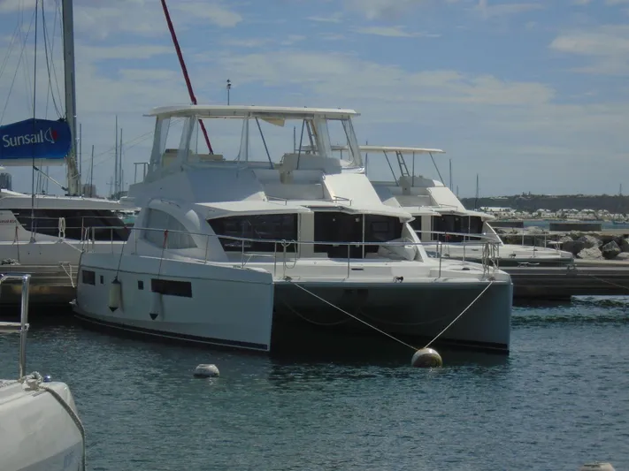  Yacht Photos Pics Leopard 51 Powercat 2016 in harbor, modern design.