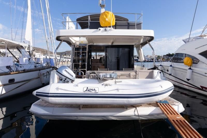 2019 Beneteau 48 