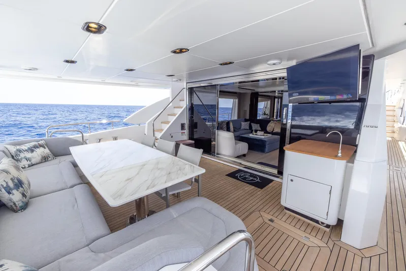 Captain Morgan II Yacht Photos Pics 