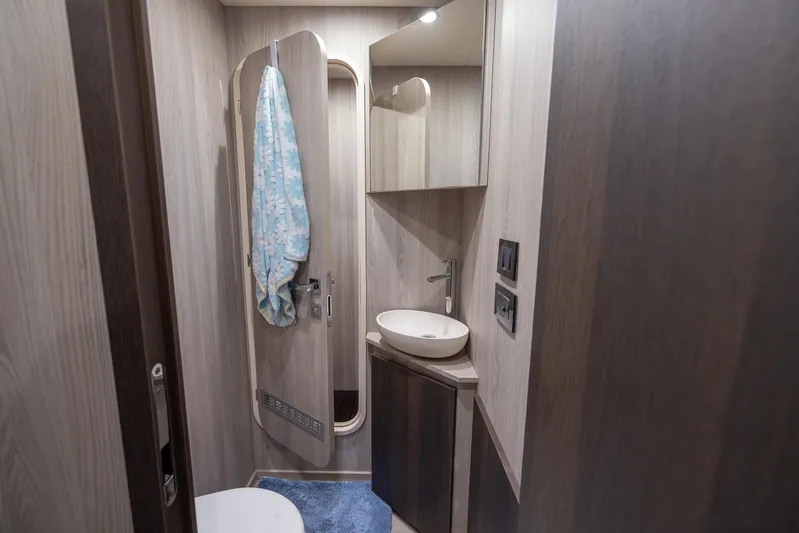 Captain Morgan II Yacht Photos Pics 