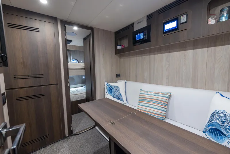 Captain Morgan II Yacht Photos Pics 