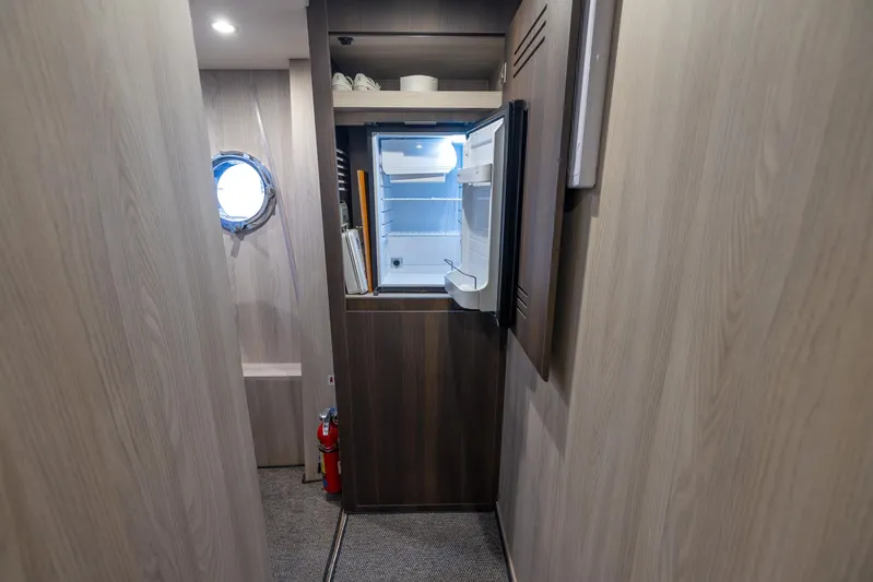 Captain Morgan II Yacht Photos Pics 