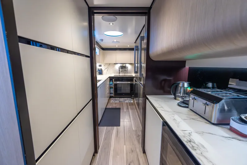 Captain Morgan II Yacht Photos Pics 