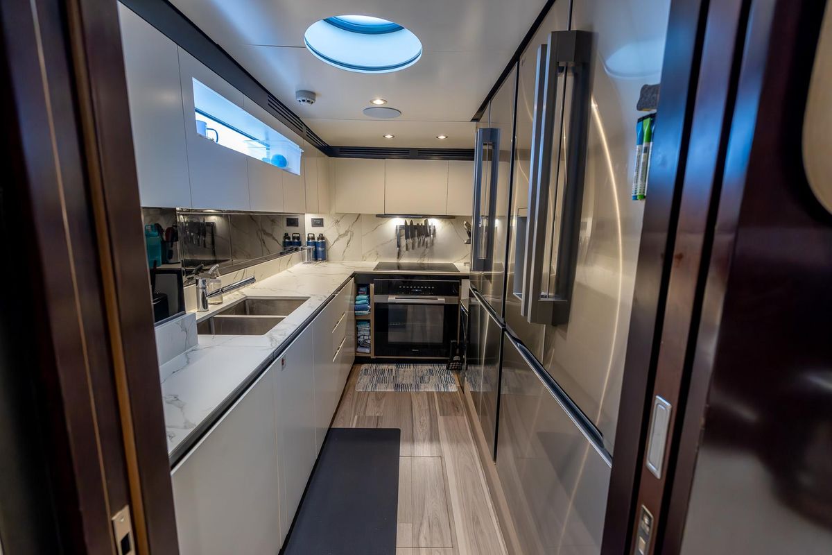 2021 Azimut 88 
