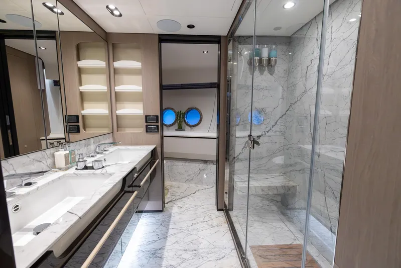 Captain Morgan II Yacht Photos Pics 