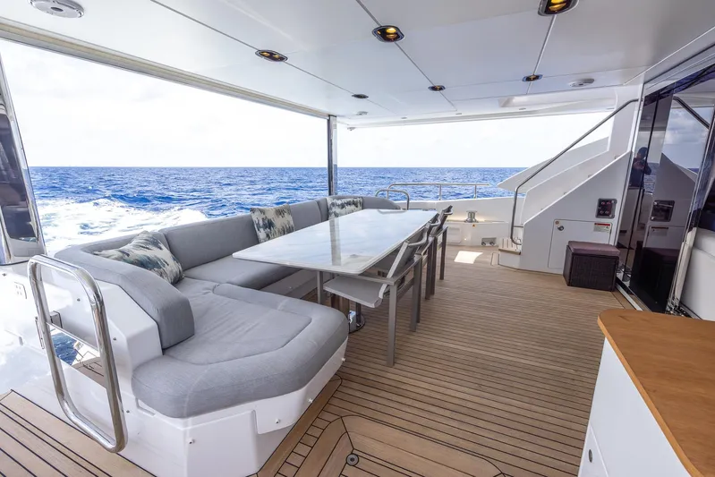 Captain Morgan II Yacht Photos Pics 