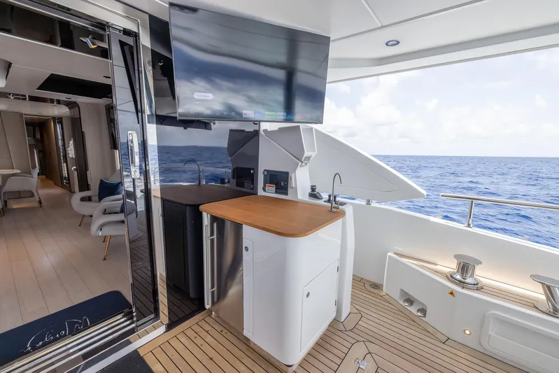 Captain Morgan II Yacht Photos Pics 