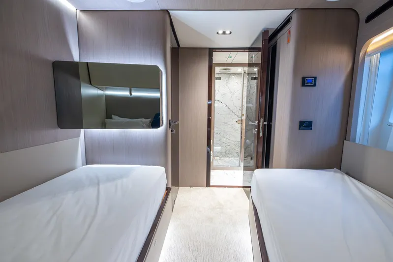 Captain Morgan II Yacht Photos Pics 