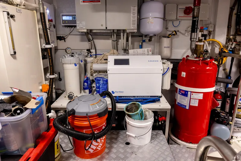 Captain Morgan II Yacht Photos Pics 