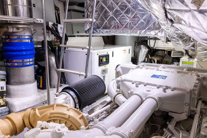 Captain Morgan II Yacht Photos Pics 