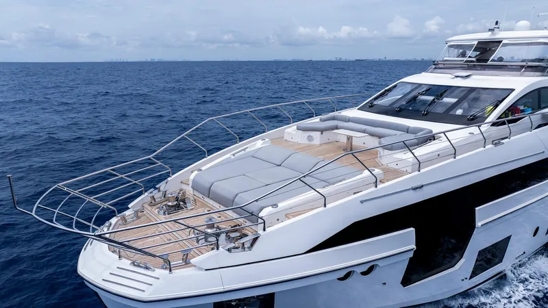 Captain Morgan II Yacht Photos Pics 