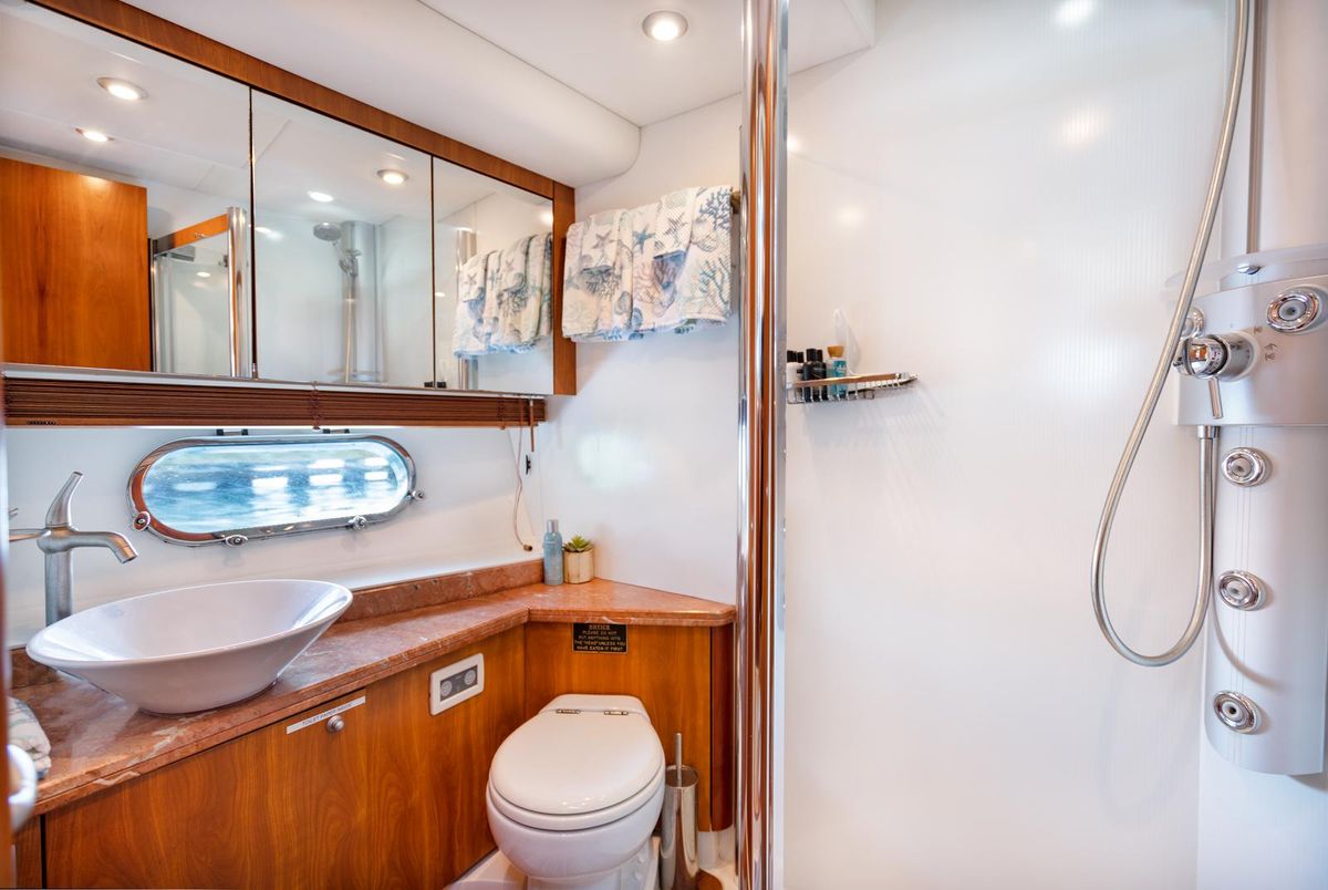 2008 Sunseeker 70 