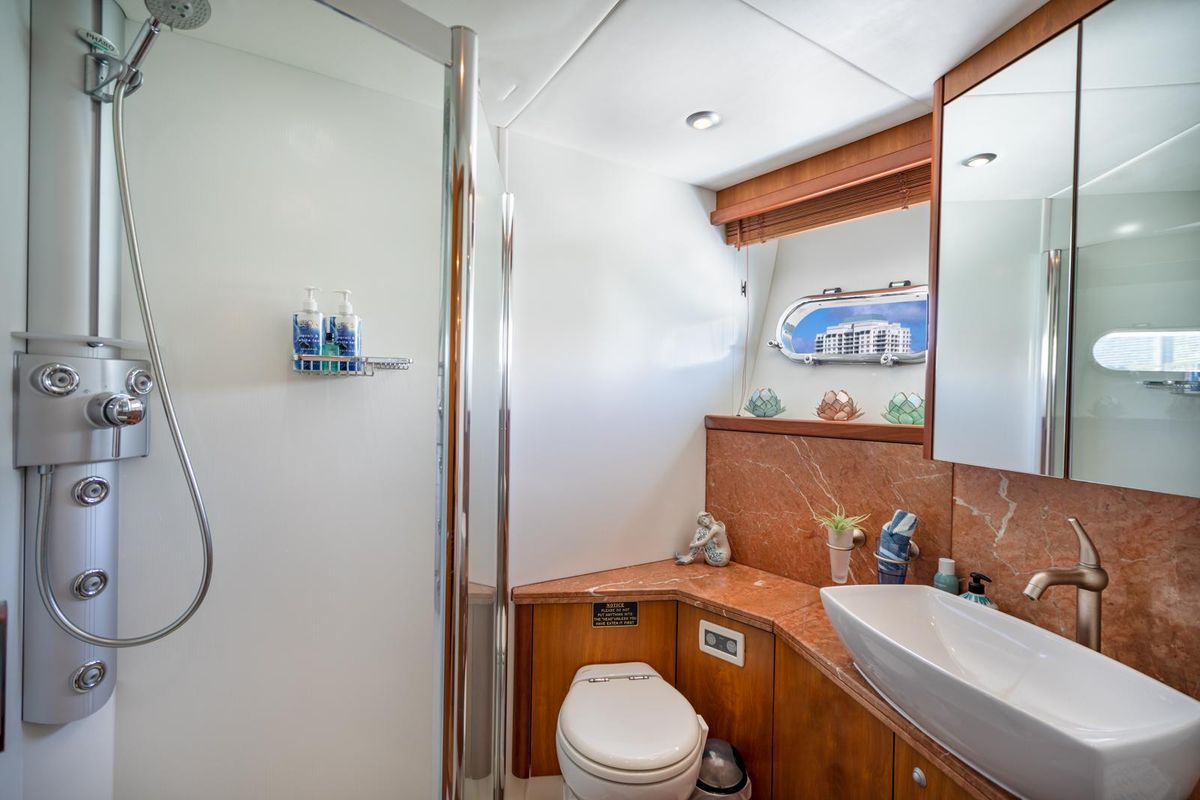 2008 Sunseeker 70 