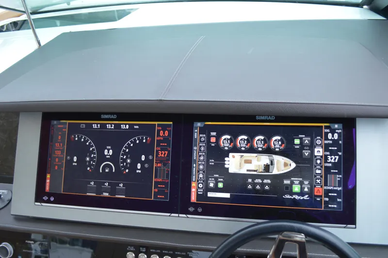 La Santa Yacht Photos Pics Dashboard of a 2019 Sea Ray SLX 400 Outboard with dual Simrad displays.