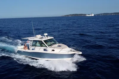 2019 Boston Whaler 345 Conquest