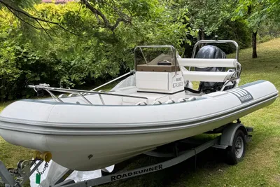 Novurania DLX 550