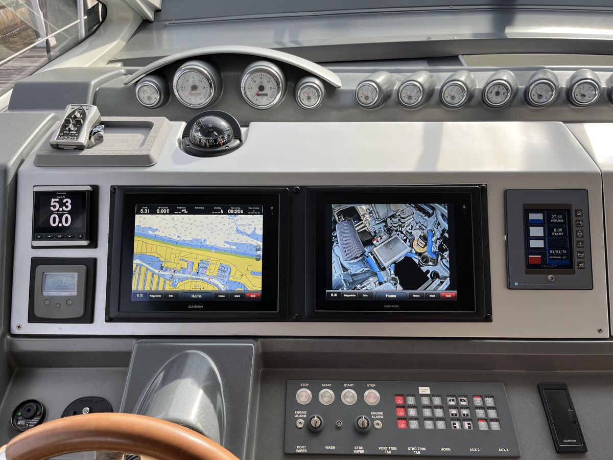 2008 Azimut 62 