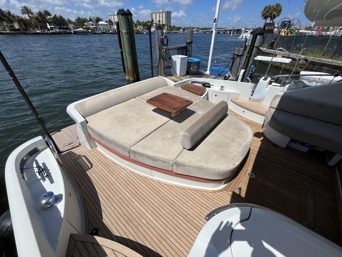 2008 Azimut 62 