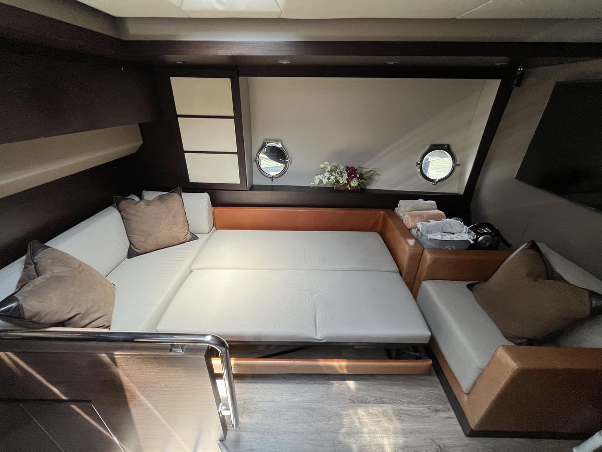 2008 Azimut 62 