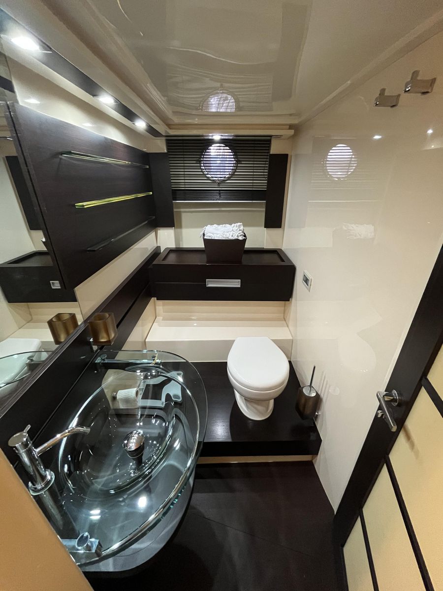 2008 Azimut 62 