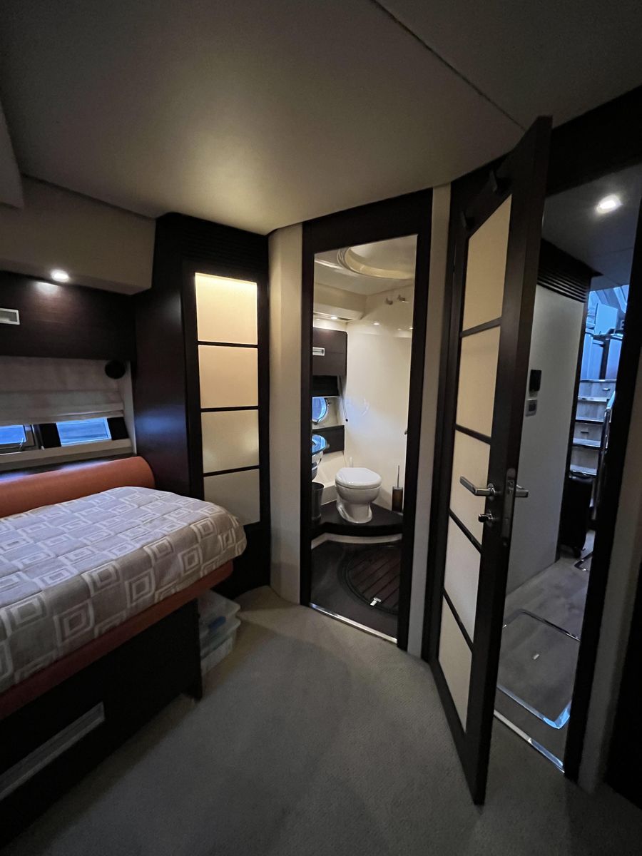 2008 Azimut 62 