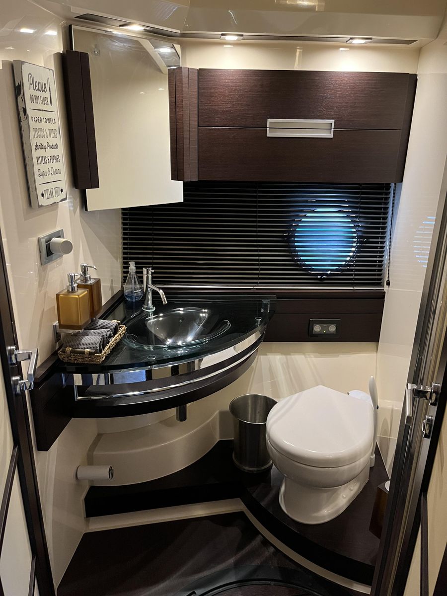 2008 Azimut 62 