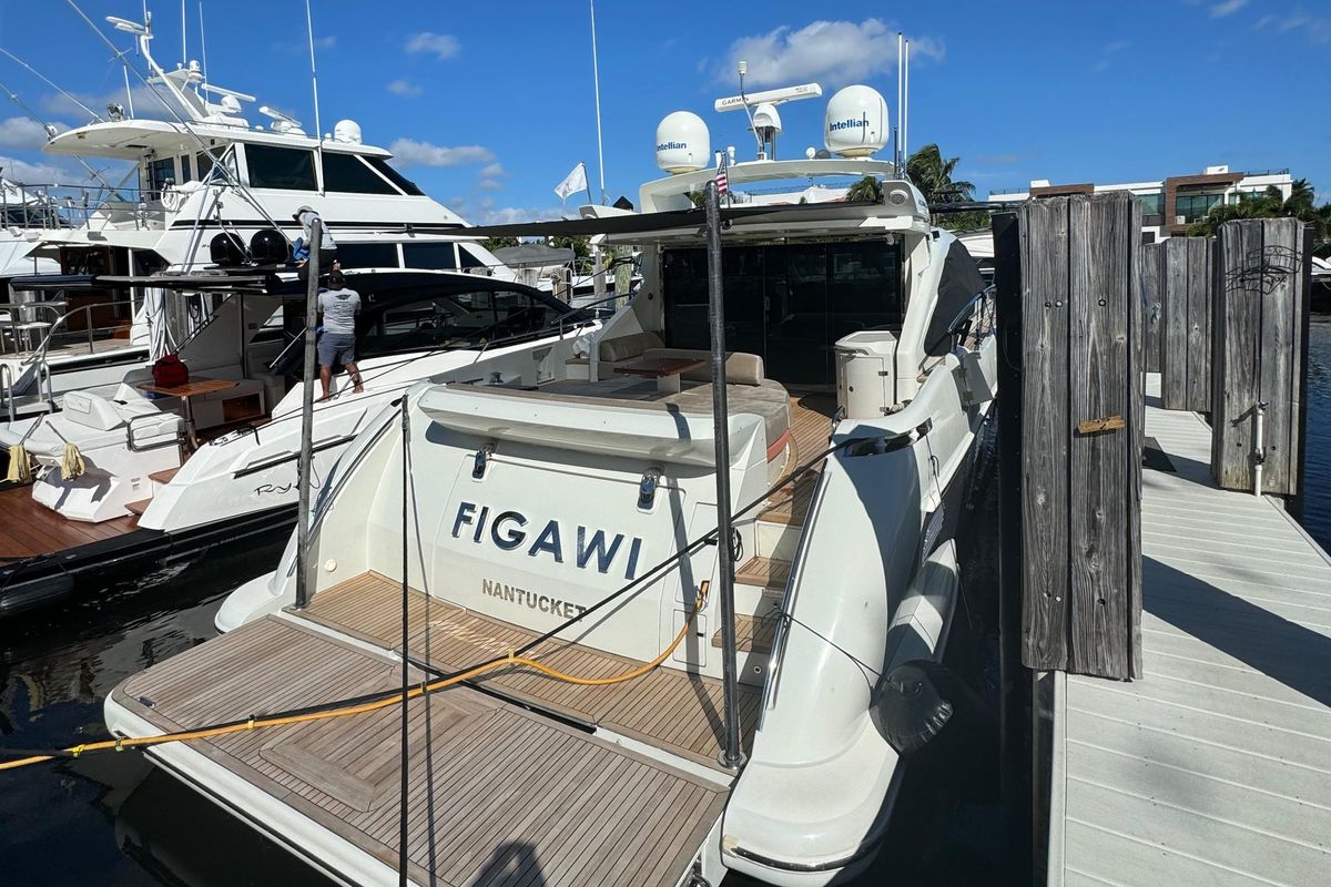2008 Azimut 62 