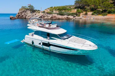 2024 Prestige 520 Fly