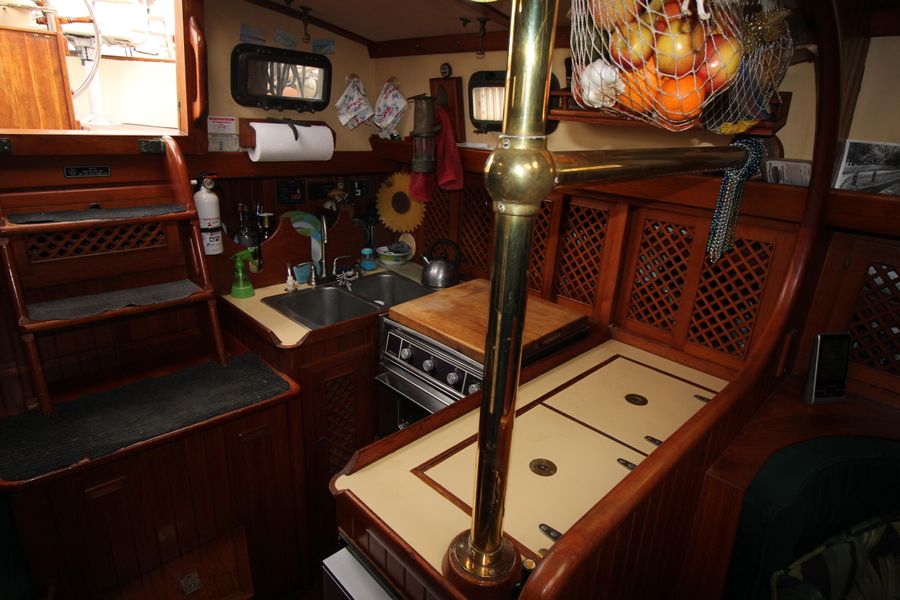 1984 Young Sun Westwind 35
