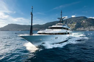 1995 Benetti 52m Custom displacement