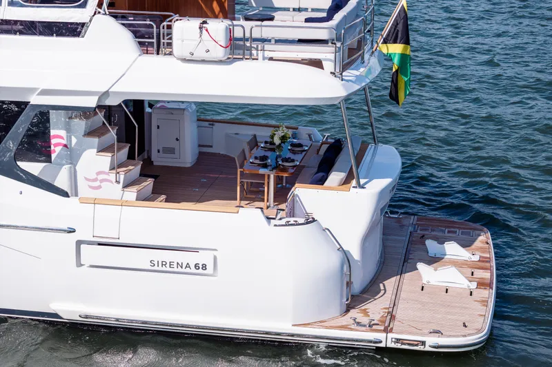 Vesper Lynd Yacht Photos Pics 