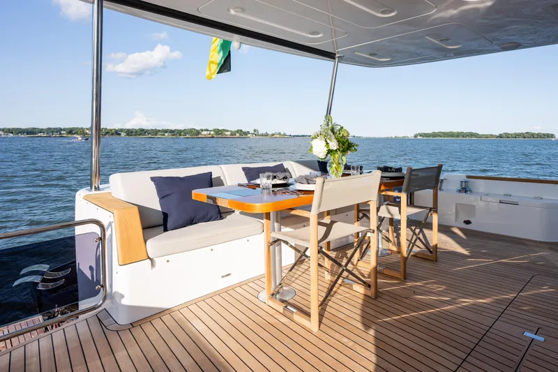 Vesper Lynd Yacht Photos Pics 