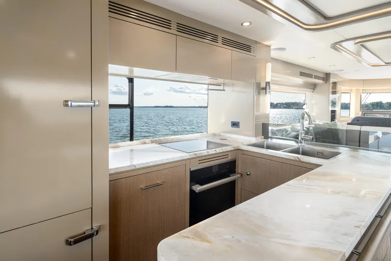 Vesper Lynd Yacht Photos Pics 