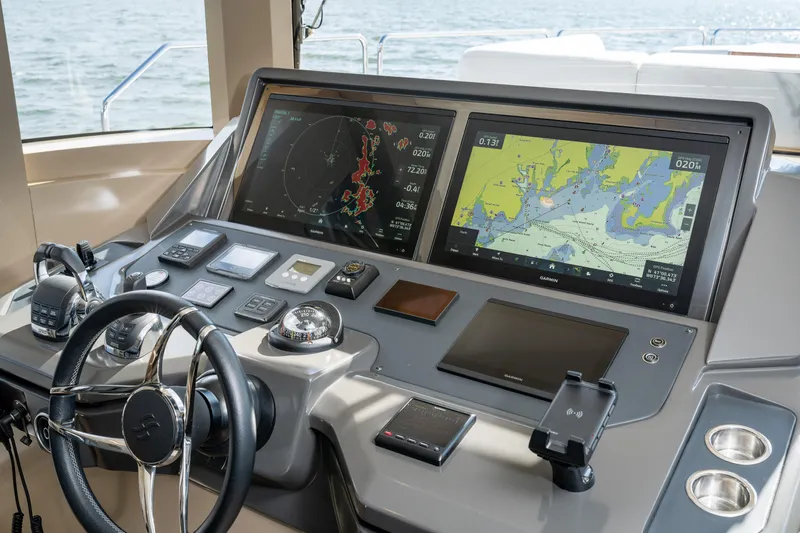 Vesper Lynd Yacht Photos Pics 