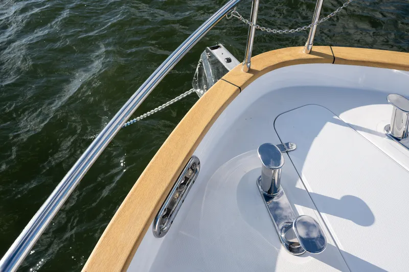 Vesper Lynd Yacht Photos Pics 