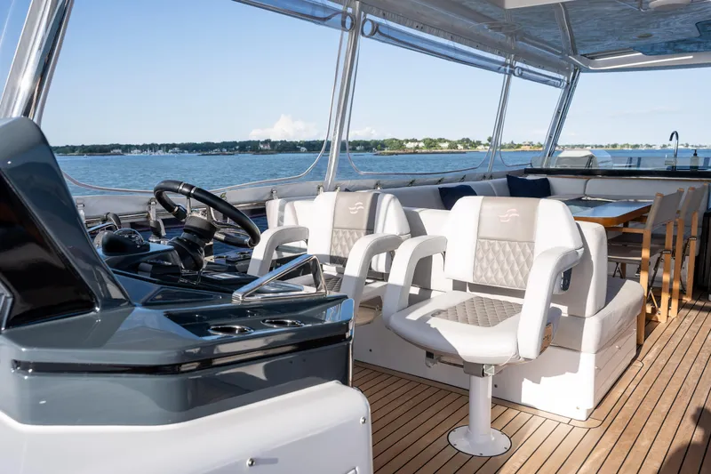 Vesper Lynd Yacht Photos Pics 